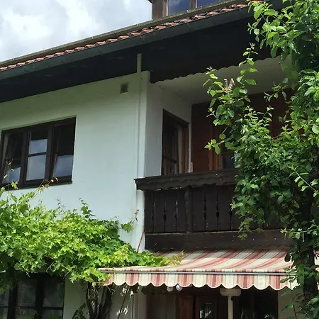 Jauss Apartament *